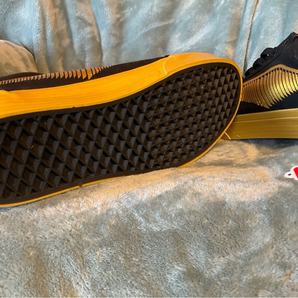 Harry Potter golden snitch vans old skool size 10.5 - Picture 9 of 9